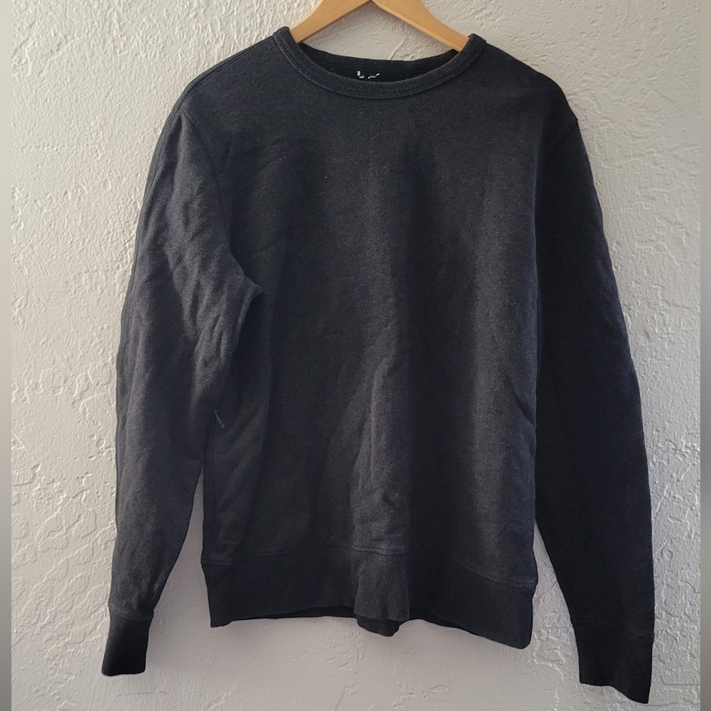 Kit + Ace Pullover Size Medium